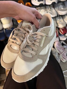 Reebok Women's Beige and Cream Retro Runner Sneakers